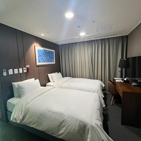 Raonstay In Perla Hotel Jinju Exteriör bild