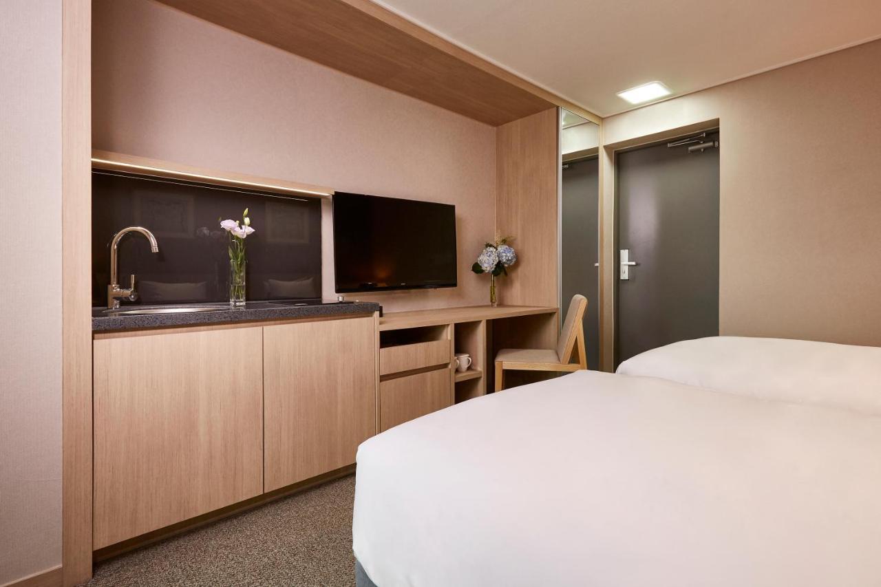 Raonstay In Perla Hotel Jinju Exteriör bild