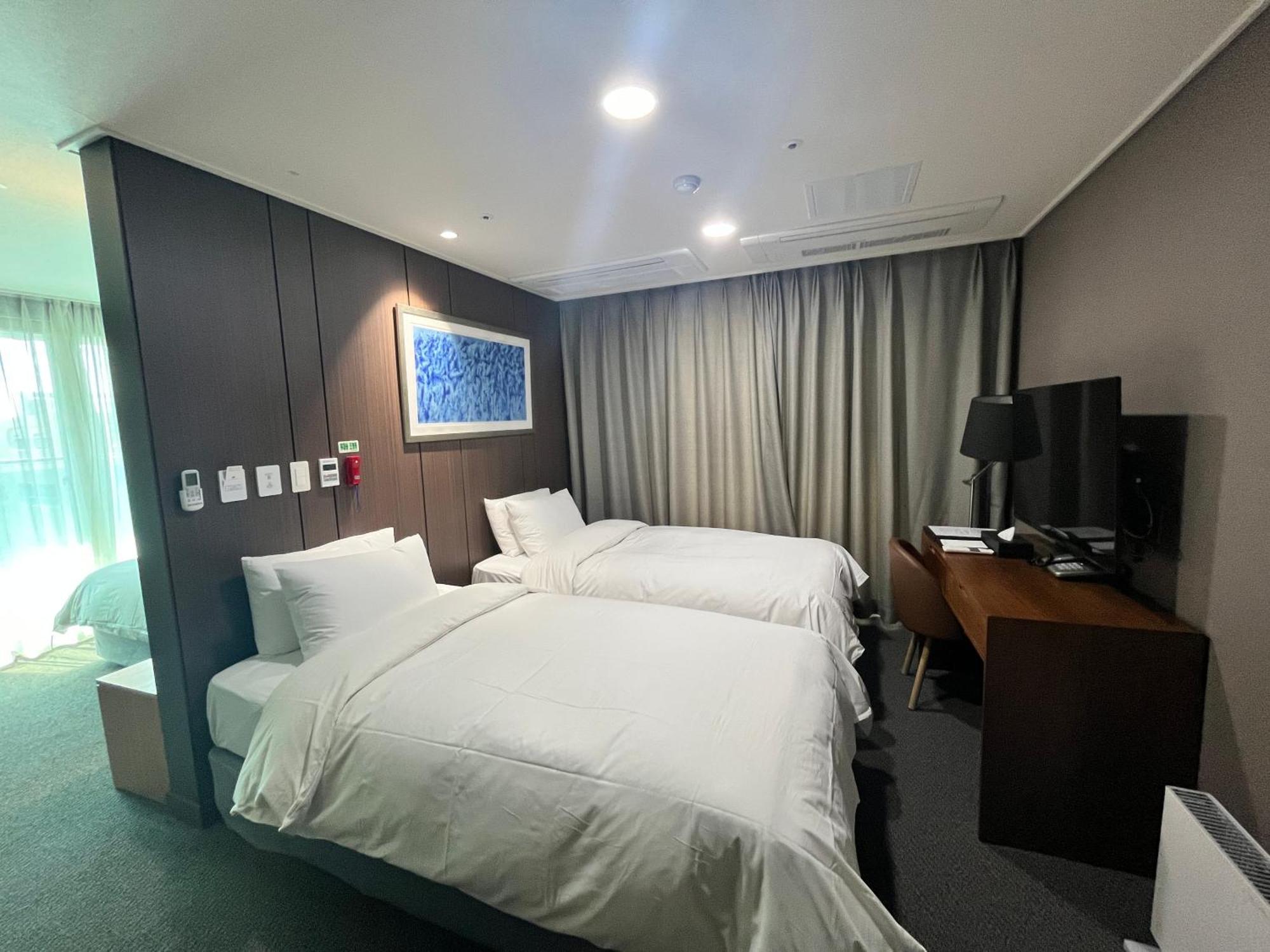 Raonstay In Perla Hotel Jinju Exteriör bild
